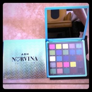 Anastasia Beverly Hills eyeshadow palette